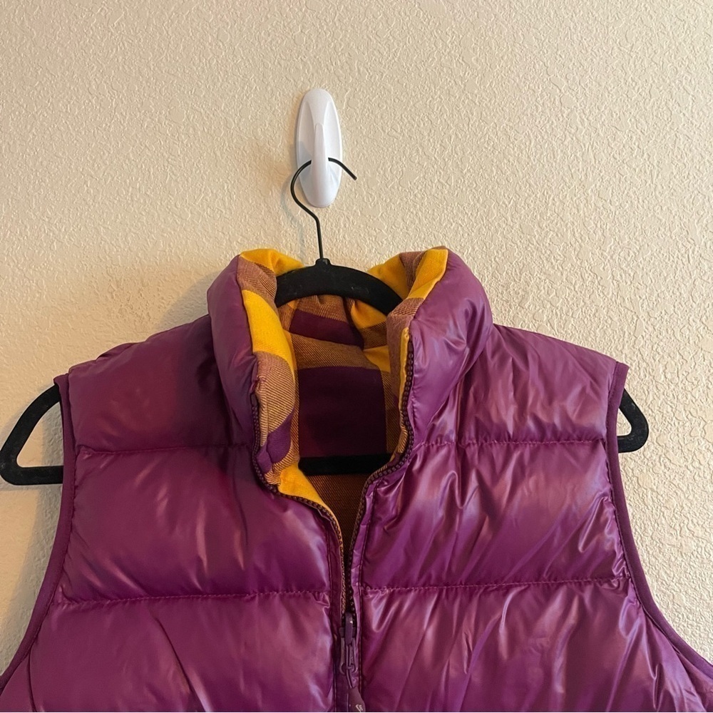 Nike Reversible Purple Yellow Plaid Down Filled Vest Women’s Size Medium - Picture 5 of 10